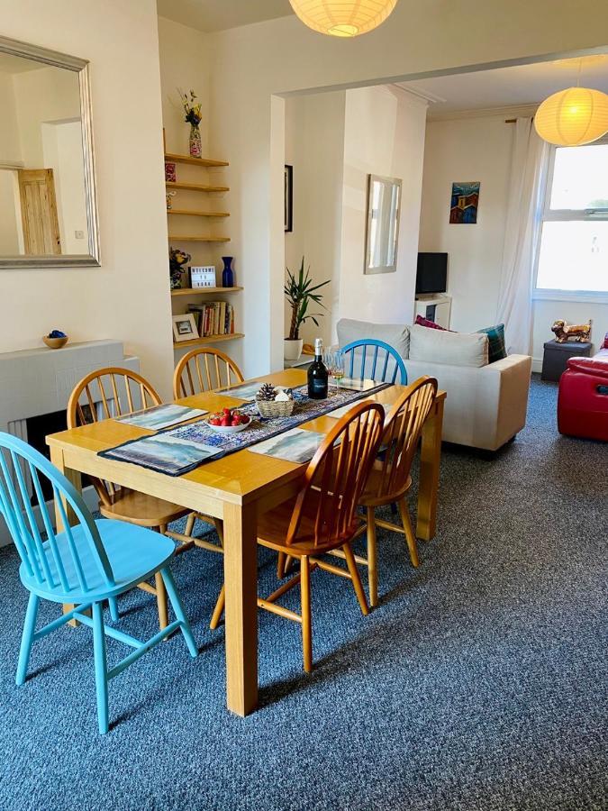 Casa de férias Spacious Victorian Family Town House, Sleeps 7, Near Centre