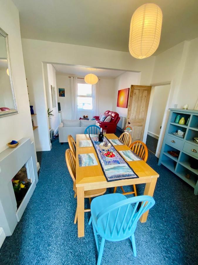 Spacious Victorian Family Town House, Sleeps 7, Near Centre Casa de férias *