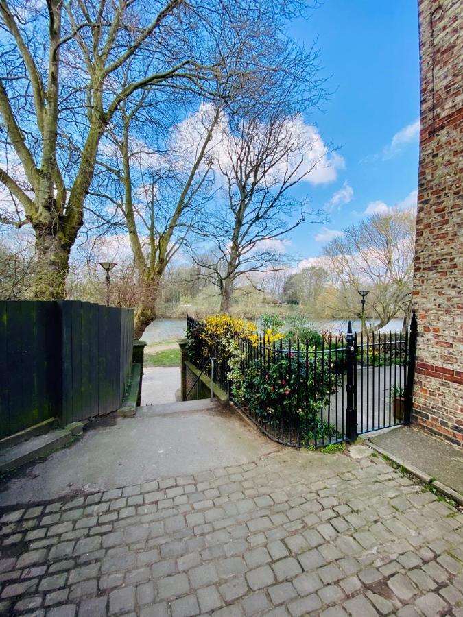 Casa de férias Spacious Victorian Family Town House, Sleeps 7, Near Centre York