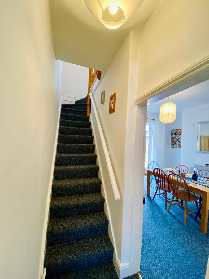 Spacious Victorian Family Town House, Sleeps 7, Near Centre Casa de férias *