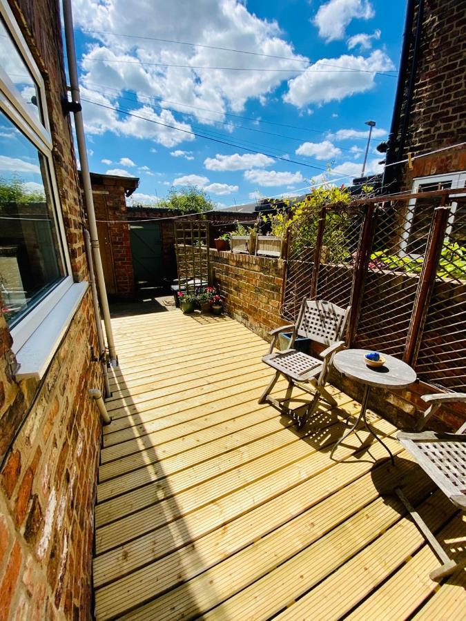 Spacious Victorian Family Town House, Sleeps 7, Near Centre *